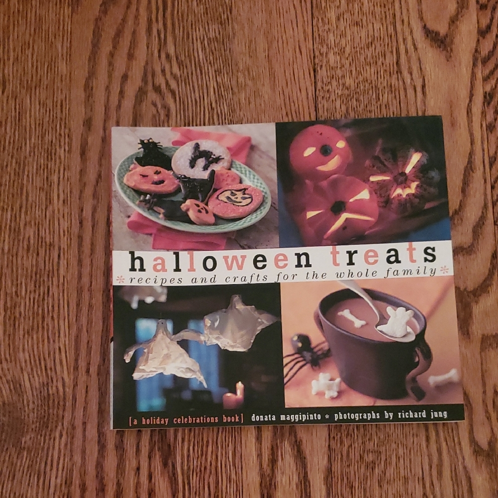 1998, Halloween Treats Recipe and Craft Book, Paperback